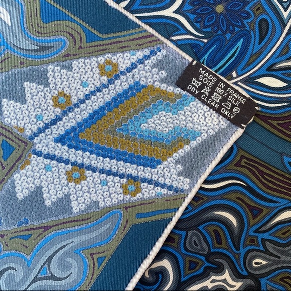 SOLD HERMÈS silk twill L’arbre Du Vent scarf - Picture 14 of 14